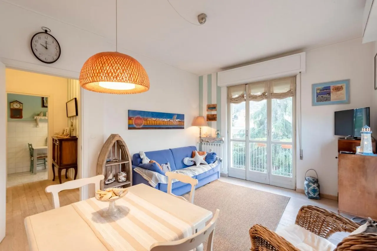 Joivy Stylish Flat With Balcony Near Rapallo Castle Italy