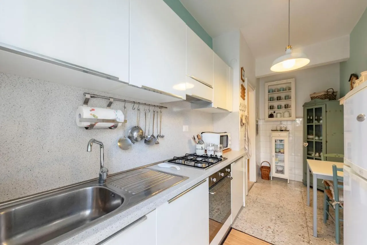 Apartment Joivy Stylish Flat With Balcony Near Rapallo Castle