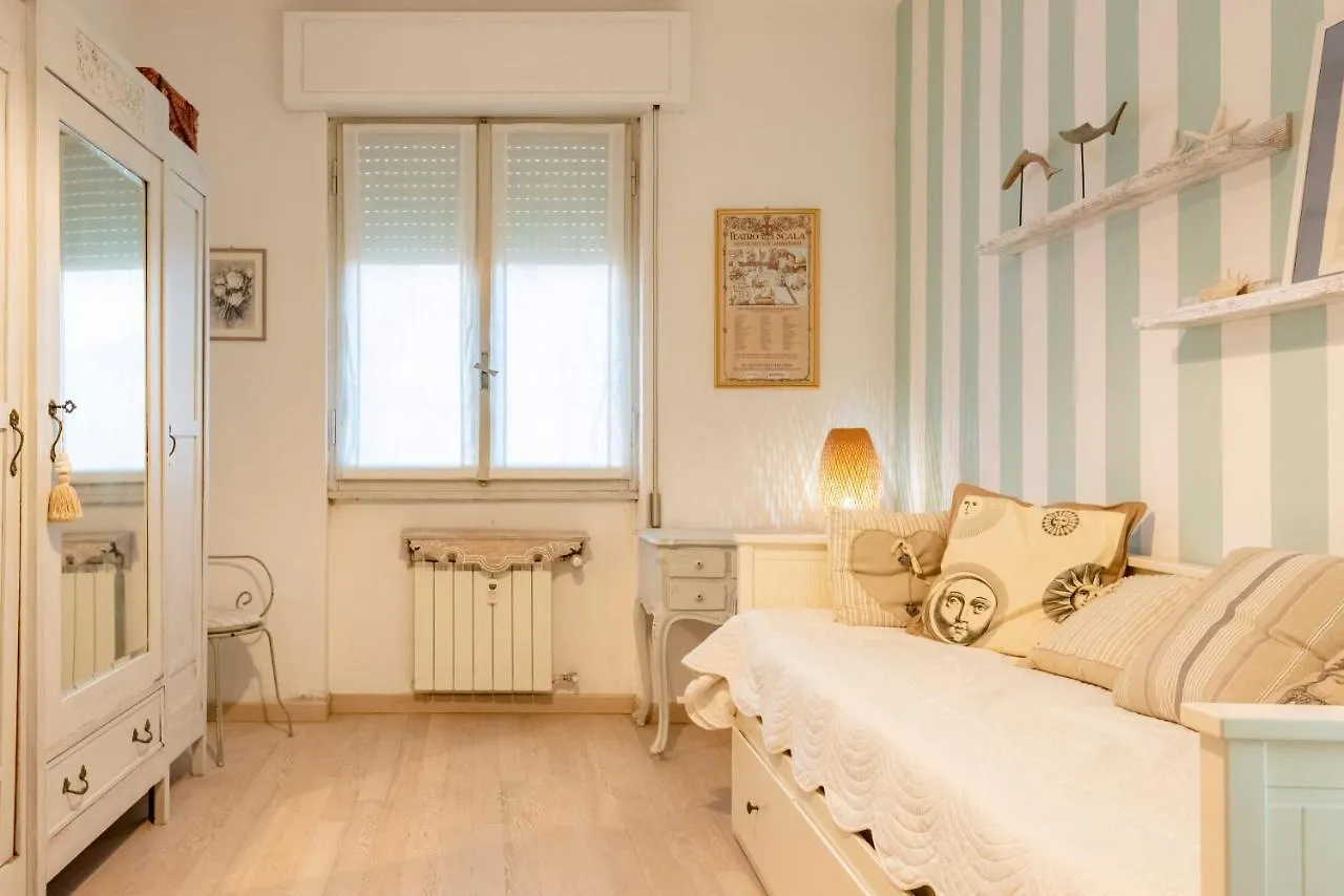 Apartment Joivy Stylish Flat With Balcony Near Rapallo Castle